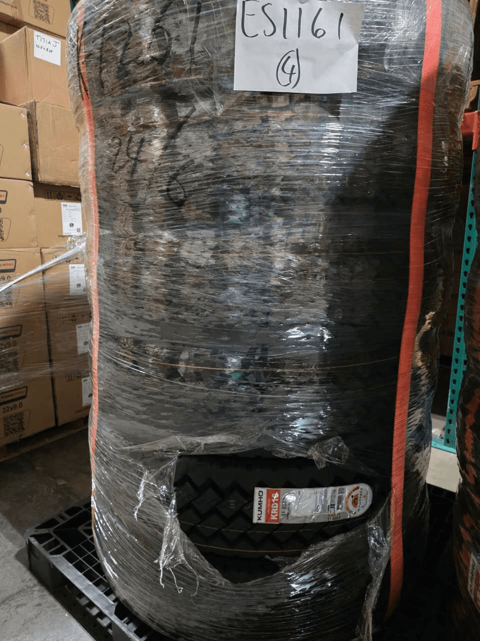 Kumho KRD16 11R22.5 G/16PR Drive Tire | Superior All-Weather Traction, High Mileage & Fuel Efficiency for Commercial Fleets